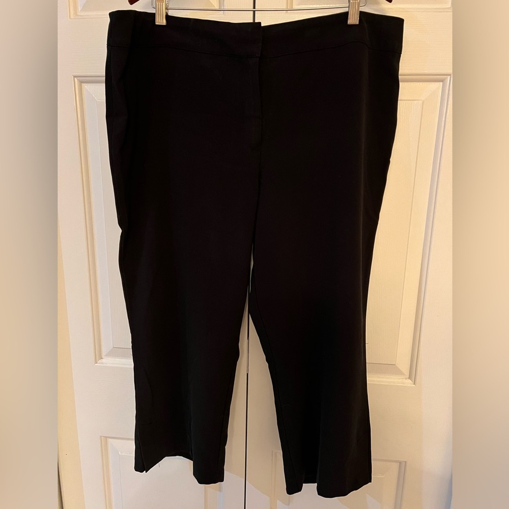 EUC Chic Black Cropped Tribella Women's Pants Size 16